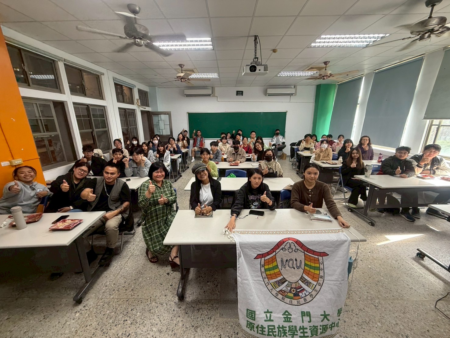 20251118(二)文化講座-吹過島嶼的歌舞