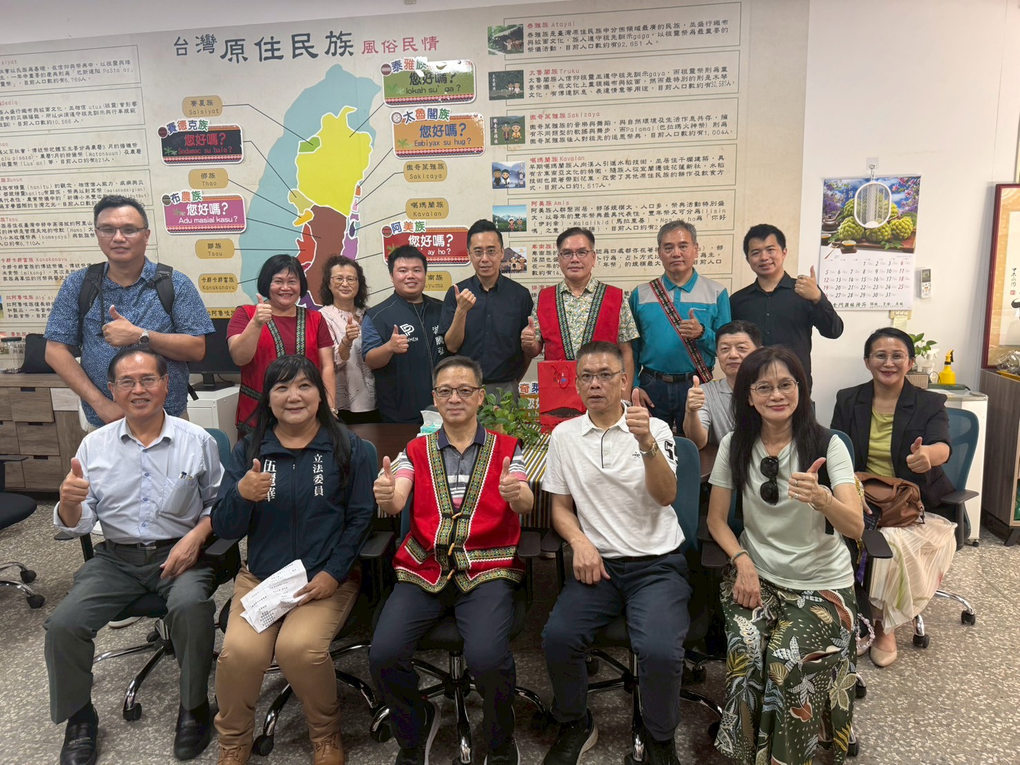 20260706(一)伍麗華立委及鄭天財立委率隊帶領教育部及原委會同仁一同蒞校參訪